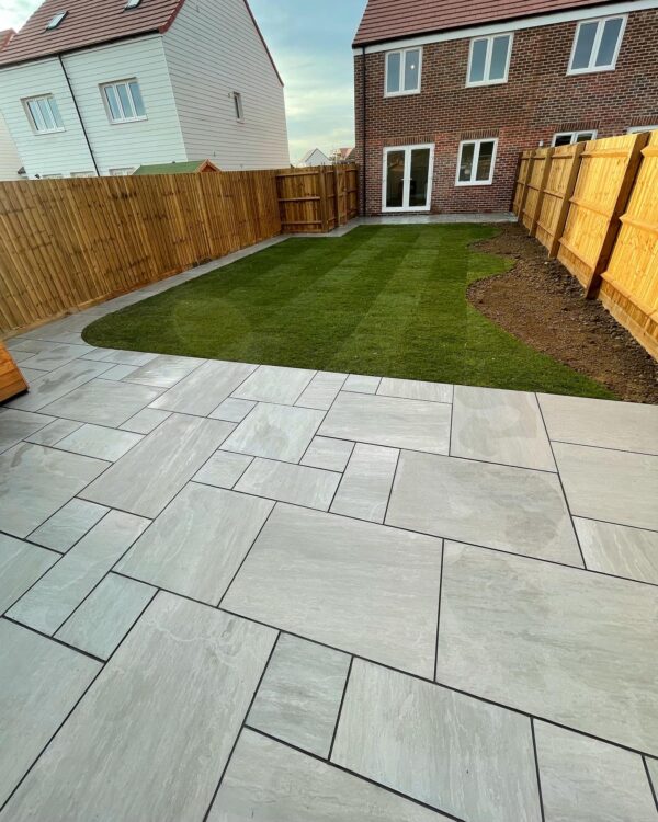 Kandla Grey Mixed Size Porcelain Paving Slabs From £28.80m2 - Image 4